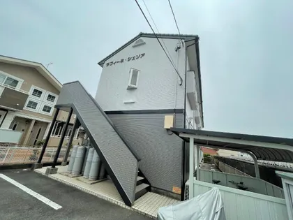 ラフィーネ・シェソア【1階】の外観