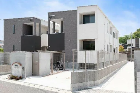 ルイスローズ城南の画像