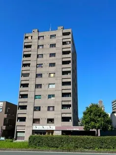 ユトリロ新川の画像