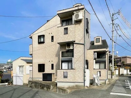 ピュア大橋参番館【1階】の外観