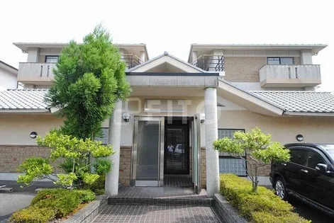 アパートメント宝ヶ池【2階】の外観