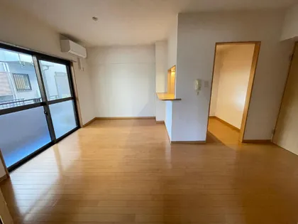 グリーンデルワールド舘【1階】の居間