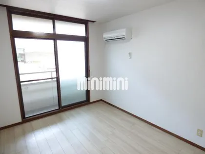 ピーフル庄内【3階】の居間