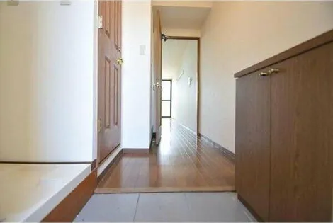 ソフィア【1階】の玄関