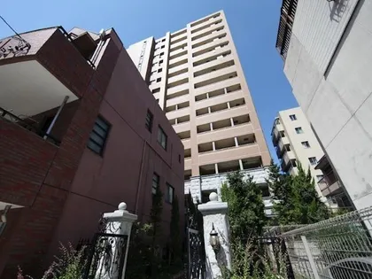 プレサンス泉セントマーク【3階】の外観