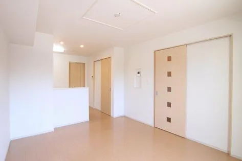 クレモンティーヌC【1階】の居間