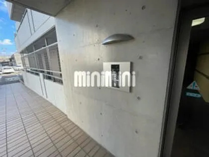 ハーツハピネス【3階】の玄関