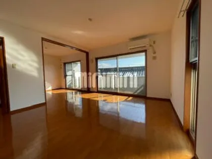 ハーツハピネス【3階】の居間