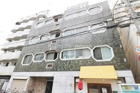 マンションイレブン【1階】の外観