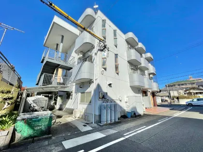 フローラ植田【3階】の外観