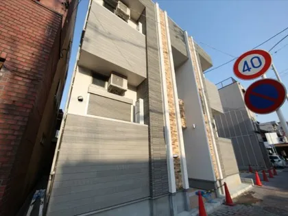 Y’sSquare名城公園(ワイズスクエア名城公園)【2階】の外観