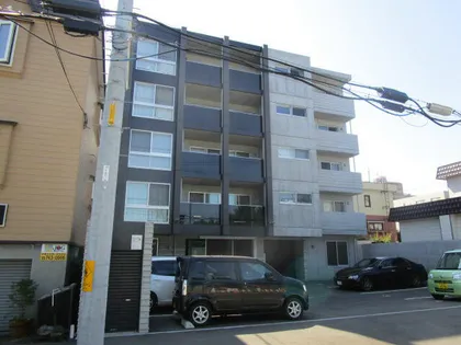 コローレE6【4階】の外観