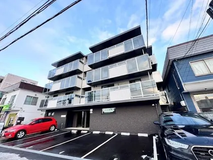 COURT TIARAの画像