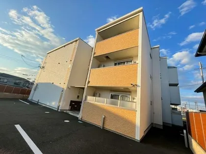 フォレストクリエオーレ金剛【3階】の外観