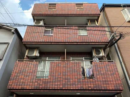 グローバルやすい【5階】の外観