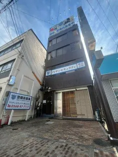 アイサンビルの画像