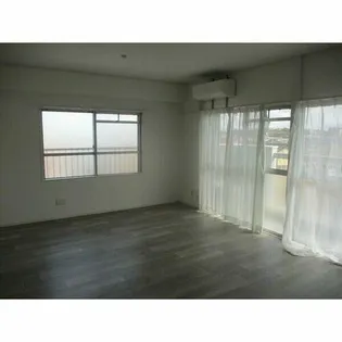 東名ハイツ【3階】の居間