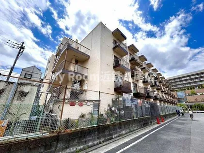 久宝寺コーポラスA棟【1階】の外観