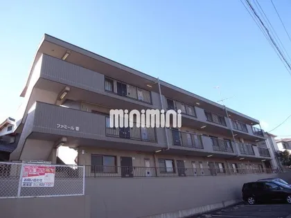 ファミール香【2階】の外観