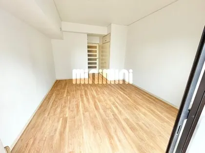 エクセレンス山中【3階】の居間