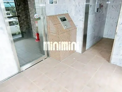 フォンテーヌ峯【2階】の玄関