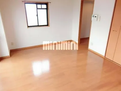 フォンテーヌ峯【2階】の居間