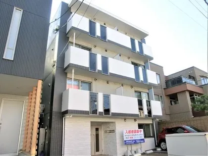 クレステージ西岡【1階】の外観