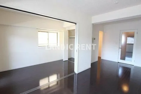 グロースメゾン博多山王【6階】の居間