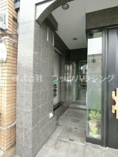 スターハウス【3階】の玄関