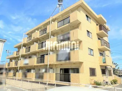 ファミール寺本の画像