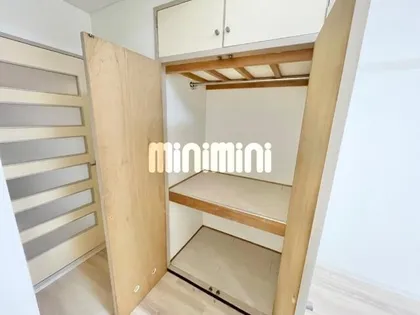 エクセレンス山中【2階】の内装