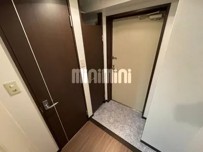 セレッソ千成【3階】の玄関