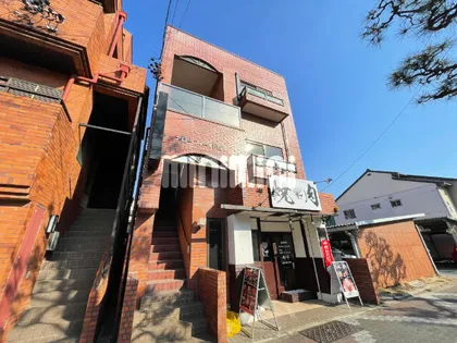 アローフィールドビルの画像