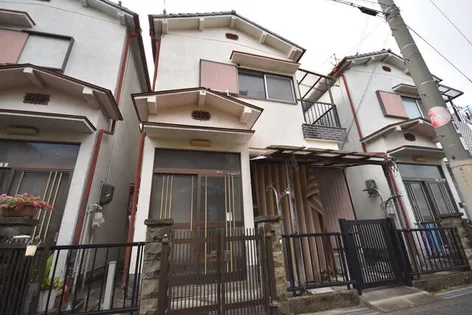 大阪府枚方市春日元町1丁目【一戸建】の外観