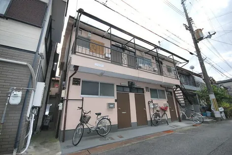 コンフォールハイツ御殿山【1階】の外観