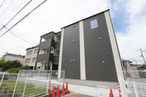 アッサンブレの画像