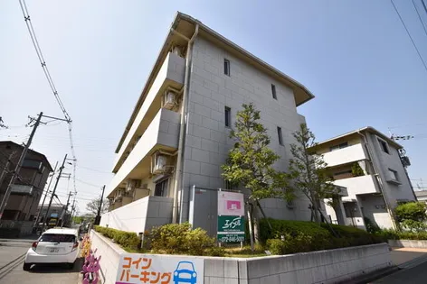 ヴァレーゼ【2階】の外観