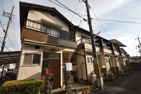 大阪府枚方市春日元町1丁目【テラスハウス】の外観