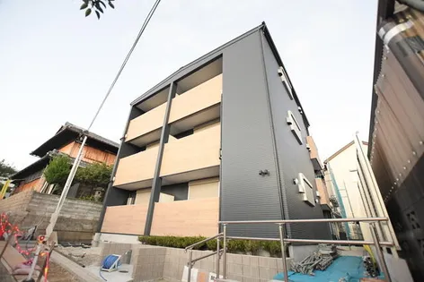 セラフィーメゾン郡元町【1階】の外観