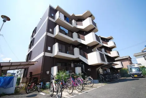 東ハイム【4階】の外観