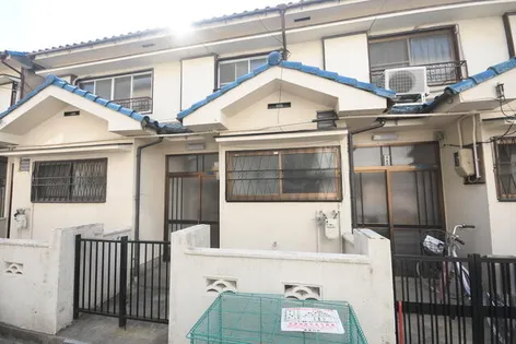 大阪府寝屋川市香里新町【テラスハウス】の外観