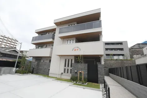 トリシア嘉平の画像