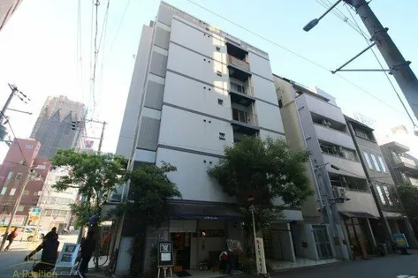 ロイヤルメゾン西天満【6階】の外観