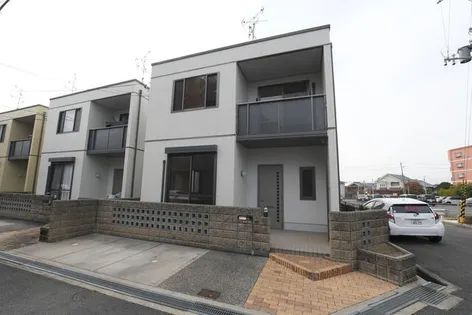 大阪府枚方市長尾元町6丁目【一戸建】の外観