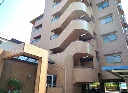 ファミール一社の画像