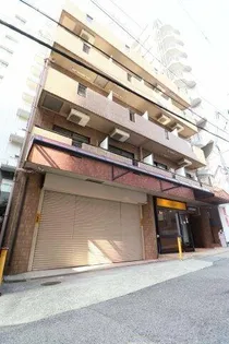 ロイヤル灘【3階】の外観