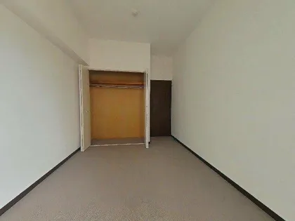 スコーレ川西畦野駅前【3階】の居間