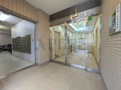 エトワール北梅田【5階】の玄関