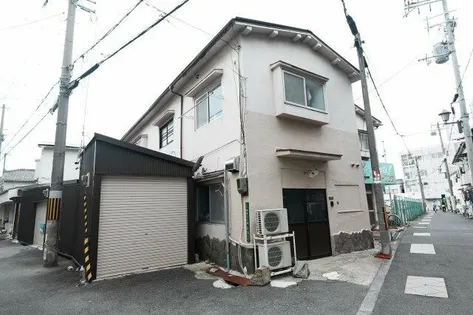 和歌之荘【2階】の外観