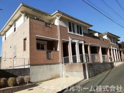 アザレ【2階】の外観